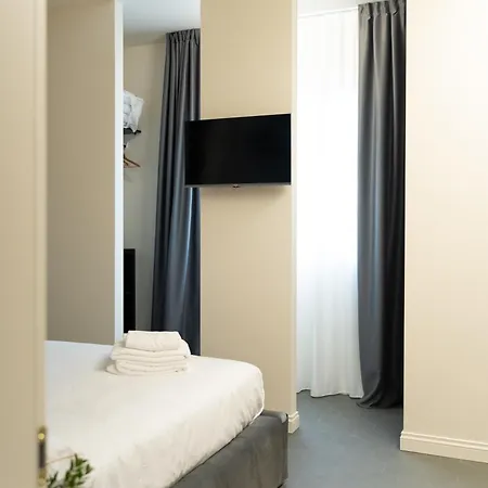 History Apartmanhotel 4*