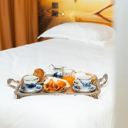 Apartmanhotel History 4*