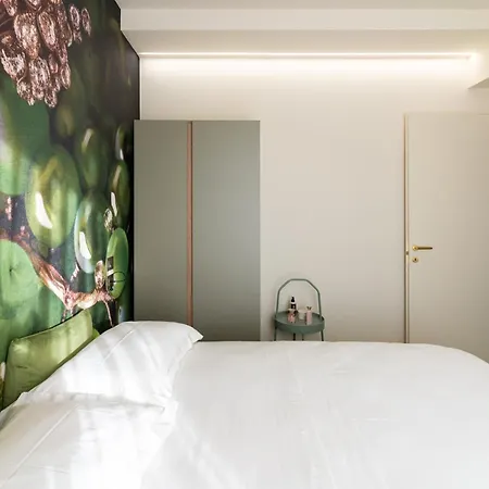 History Aparthotel 4*