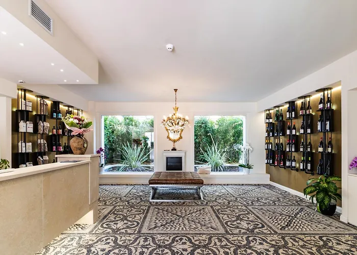 History 아파트호텔 4*