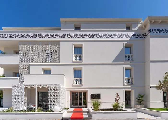 מלון דירות History 4*